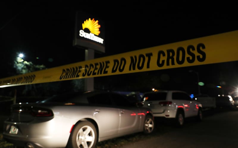 Gunman kills five hostages in Florida bank | RNZ
