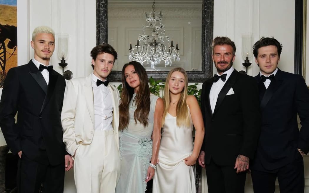 Victoria Beckham's 50th birthday. From left: Romeo, Cruz, Victoria, Harper, David and Brooklyn.
https://www.instagram.com/p/C5_gV4jIaQq/?hl=en&img_index=1