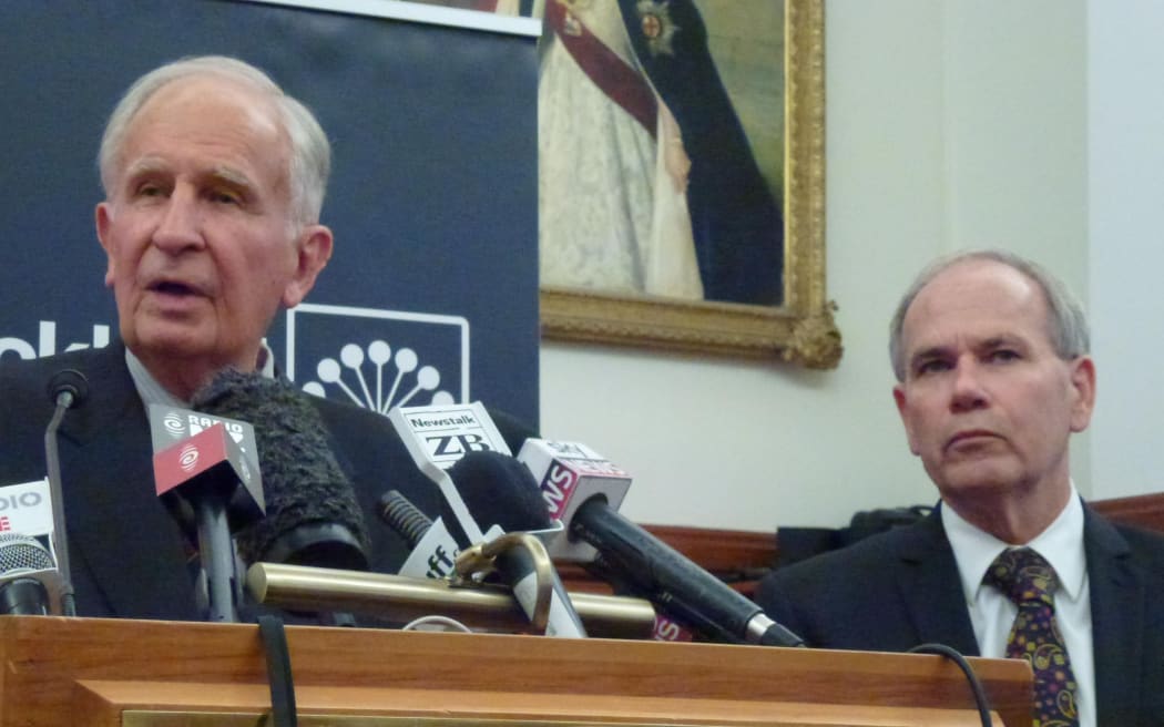 Independent Advisory Board chairperson Stewart Milne, left, with Auckland mayor Len Brown.