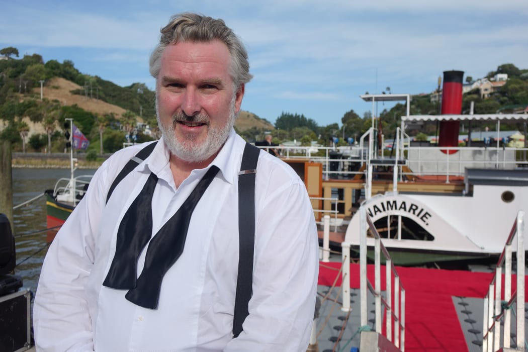Renowned tenor Simon O'Neill boards the Waimarie.