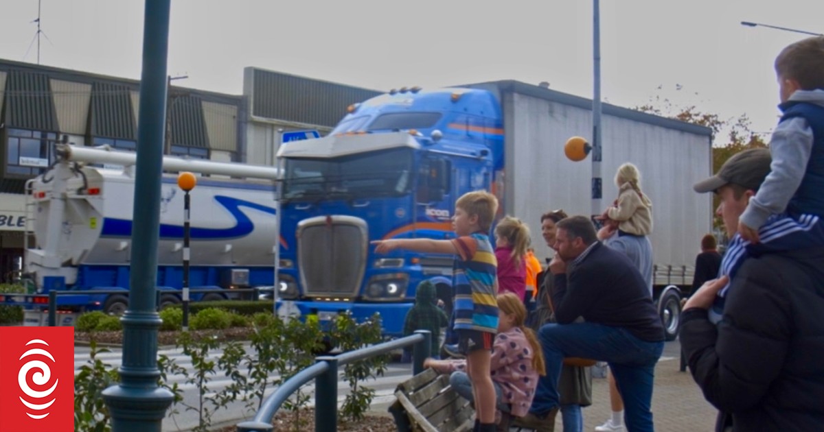 In pictures: Annual Truck Show rolls through Gore | RNZ News