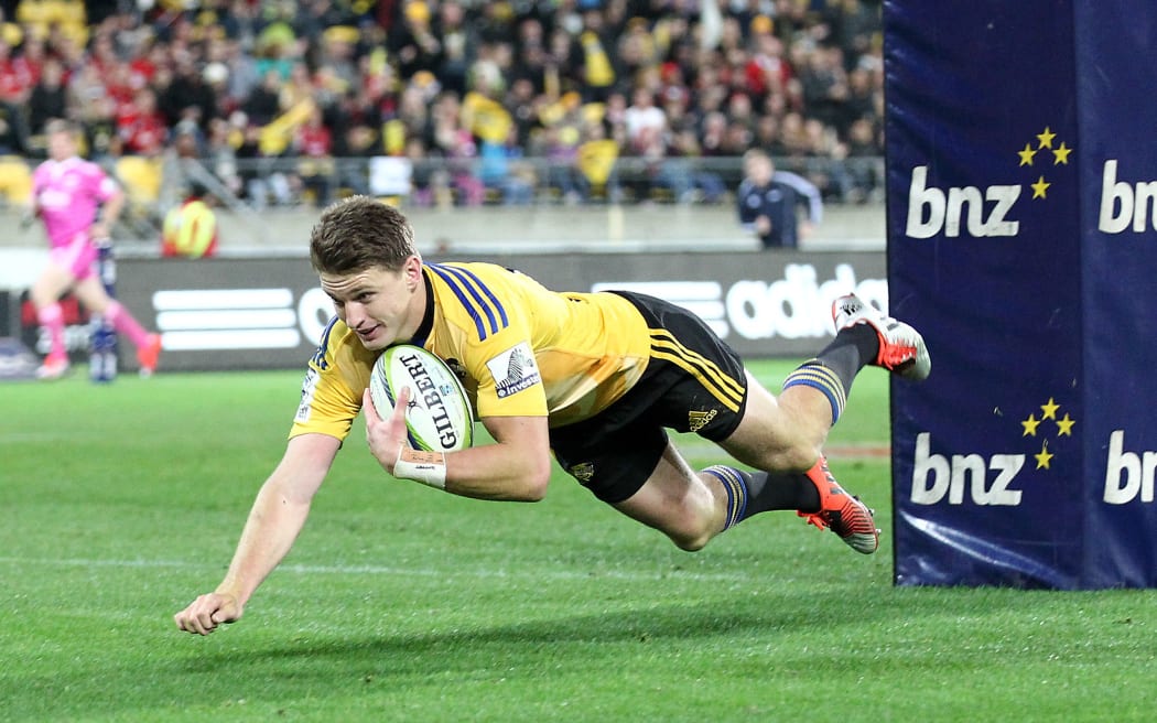 Hurricane first five Beauden Barrett scores against the Crusaders 2015.