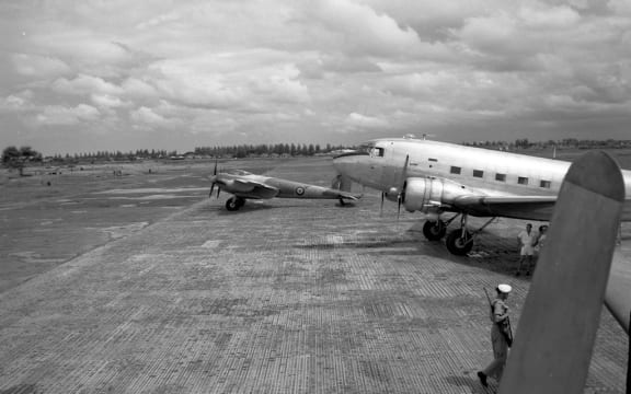 The HR339 as a complete aircraft, taken during her delivery flight to NZ in 1947