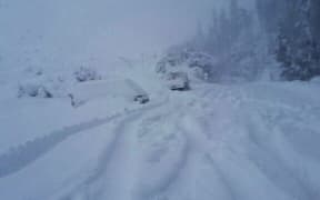 The Napier-Taupo highway is closed due to heavy snow.