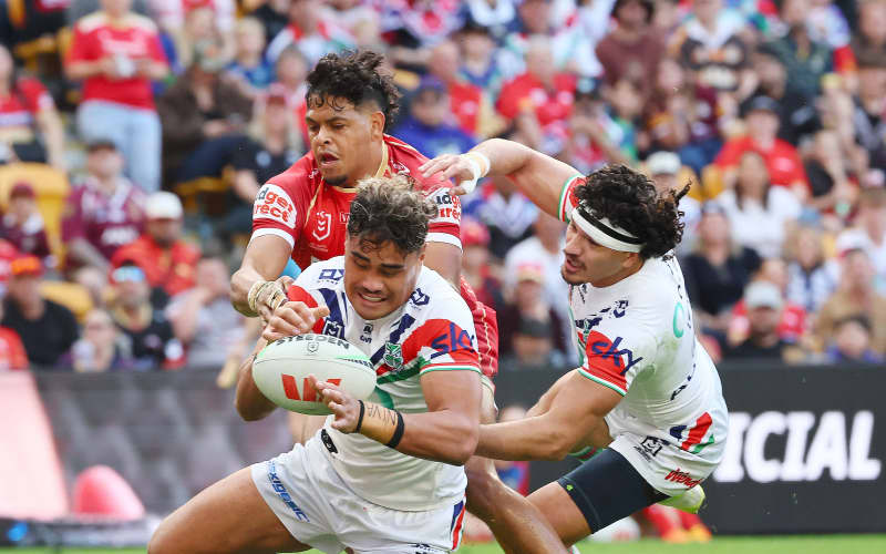 Late try carries Dolphins to pulsating win over NZ Warriors | RNZ