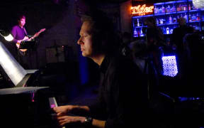 Tom Botting Quintet: Kevin Field