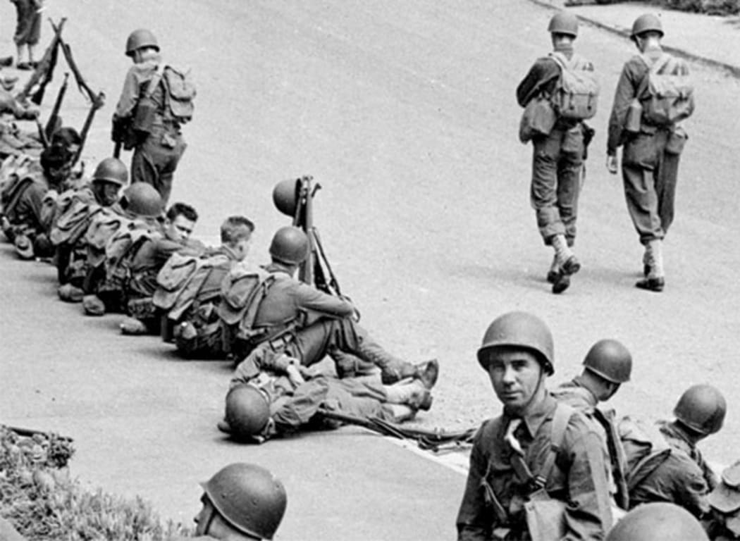 US troops resting near Oriental Bay in Wellington, c. 1942