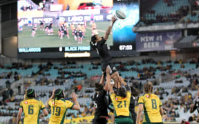 Jackie Patea-Fereti wins a line out. Australian Wallaroos v New Zealand Black Ferns. 2018 Test Match. ANZ Stadium, Sydney.
