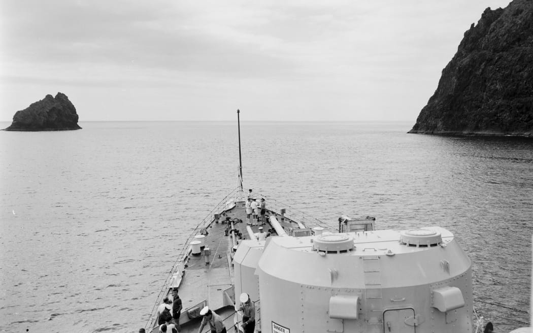 <cptn>01112006 news.
Supplied picture from NZ Navy archives taken onboard HMNZS Royalist on the 7 Febuary 1965 showing an unexplained object (UFO) in the sky.</cptn><dttkn>01/11/2006</dttkn><mgd>167392</mgd><thr>NZ Navy archives</thr><lctn>Wellington</lctn><cpyrght>Copyright to The Dominion Post.  This photograph may not be reproduced, copied or published in any printed or digital form without permission.</cpyrght><lgl></lgl>