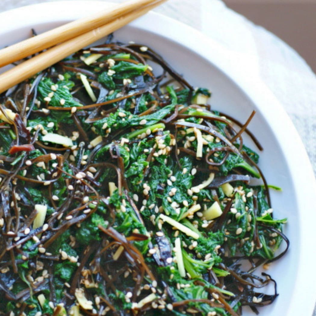 Kale sea spaghetti salad