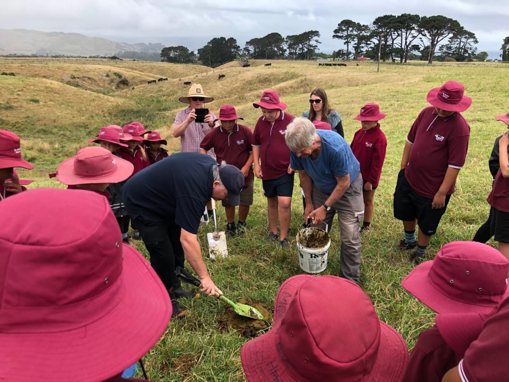 Mahia school children assist with the release of Dung beetles on Mahia Peninsula