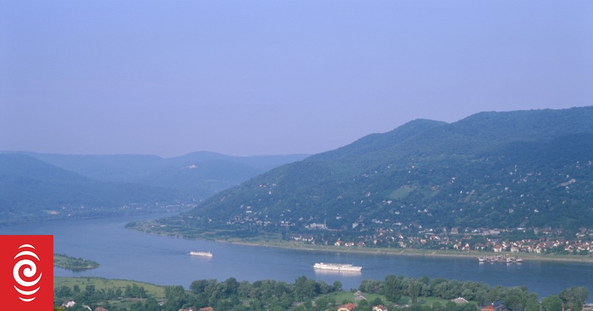 Hungary: Two dead and five missing after boat collision on the Danube River - Vimarsana News