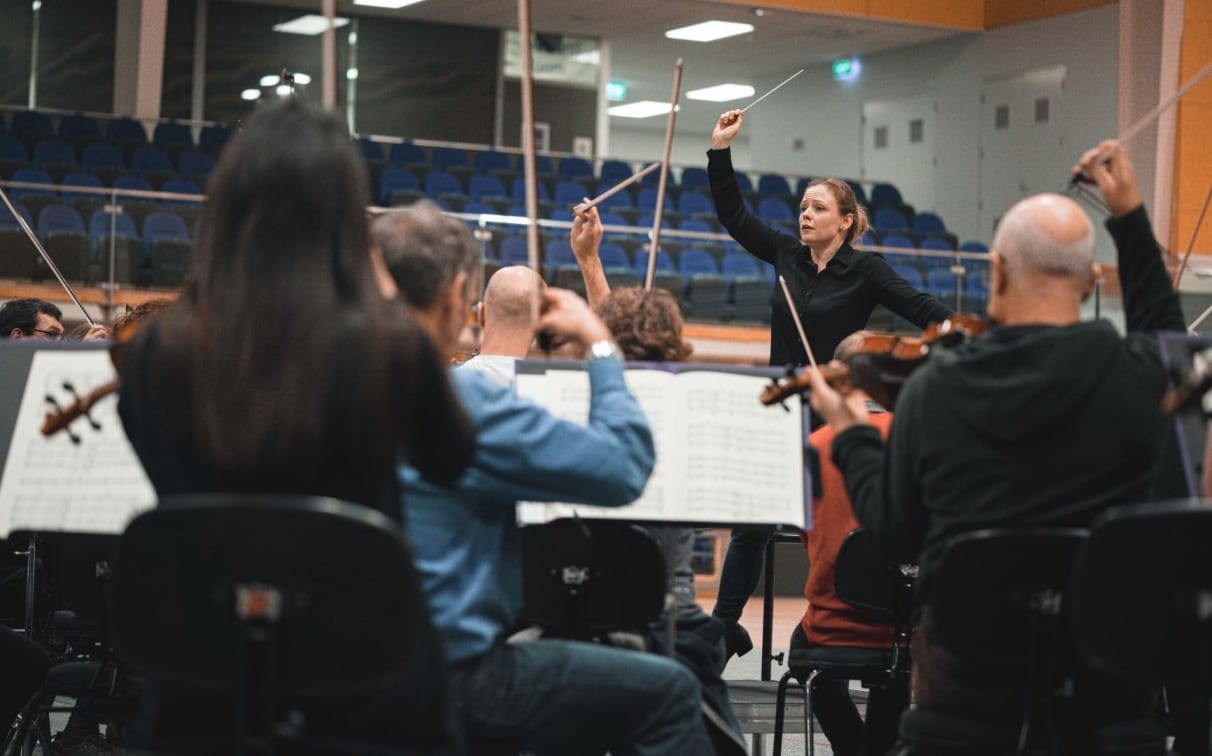 Conductor Gemma New with the New Zealand Symphony