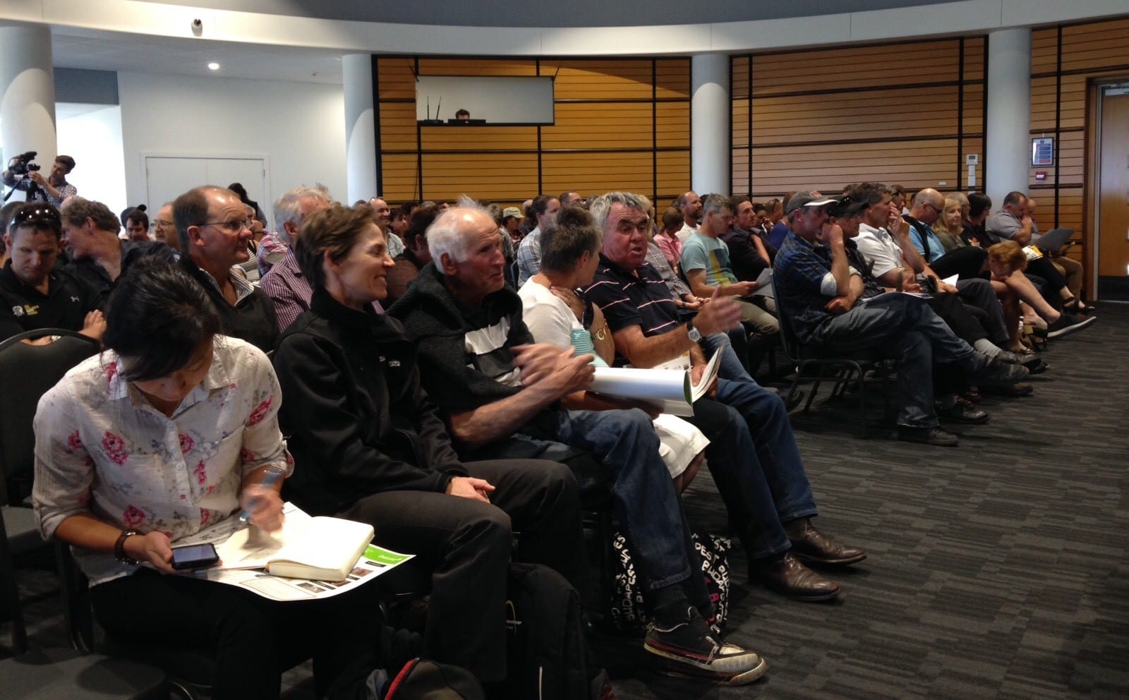 Farmers at the mycoplasma bovis meeting in Napier.