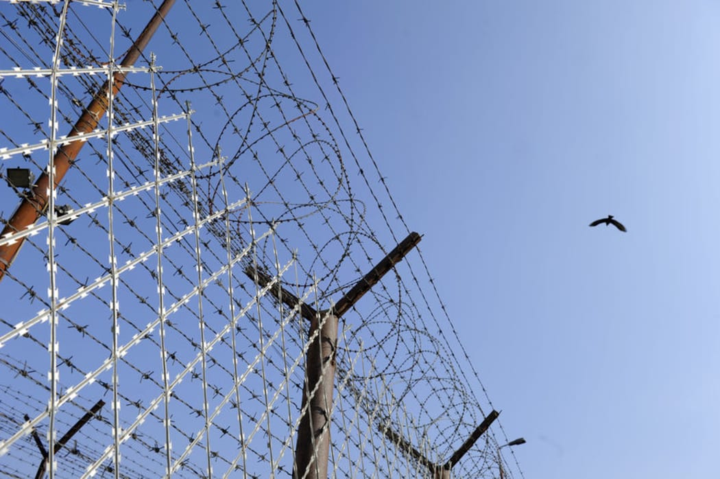 Prison wire