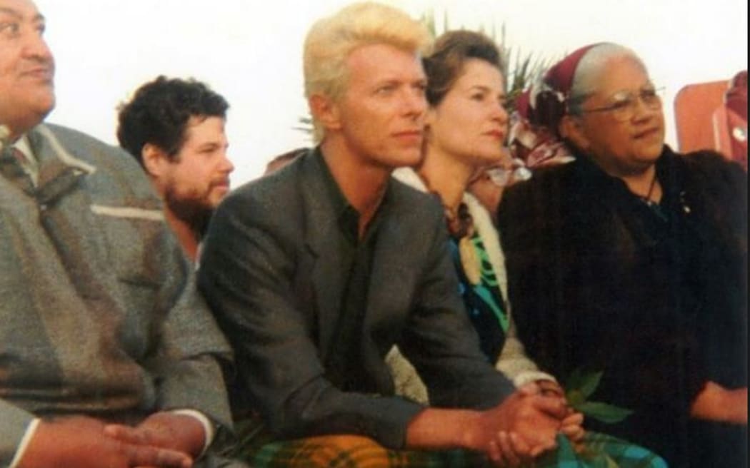 David Bowie during the whaikorero at Takupuwaahia Marae in Porirua in 1983.