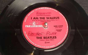 I am the walrus the beatles record
