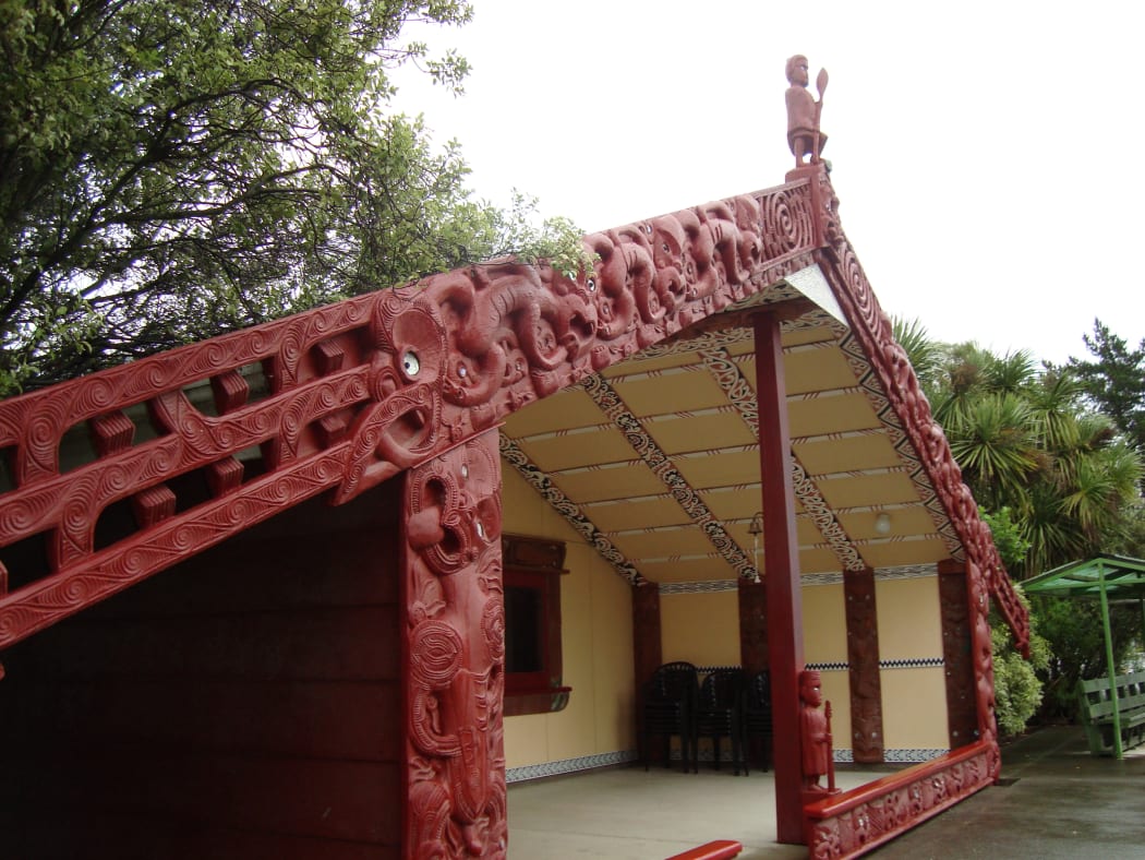 Te Aroha o Te Waipounamu Whare Tipuna, Omaka Marae.