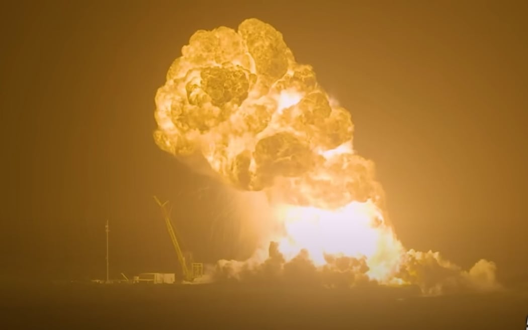 Another SpaceX Starship goes up in flames.