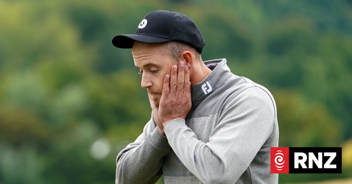 Kiwi golfer hits first ever albatross to take lead in Belgium | RNZ