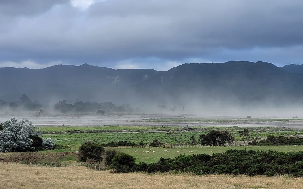 There are about a dozen "bad days" for dust each year in the lower Waiapu Valley, north of Gisborne, resident Graeme Atkins says.