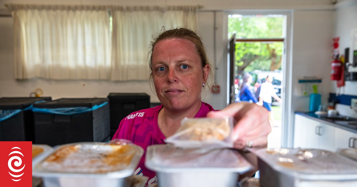 School lunch scheme 'far from fixed' after eight months