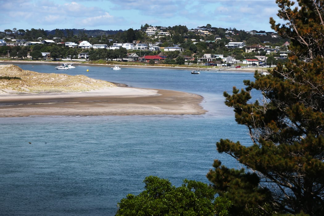 Mangawhai sandspit's toe at the entrance to Mangawhai Harbour
