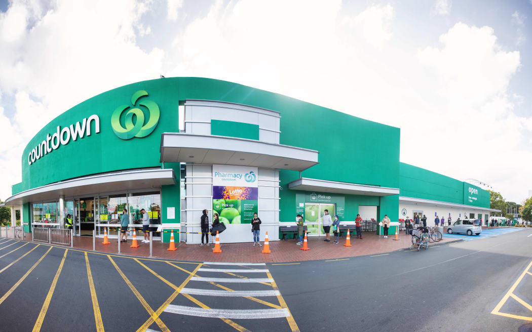 Larger than usual queues outside of Countdown Greenlane a day before the supermarkets shut on Good Friday.