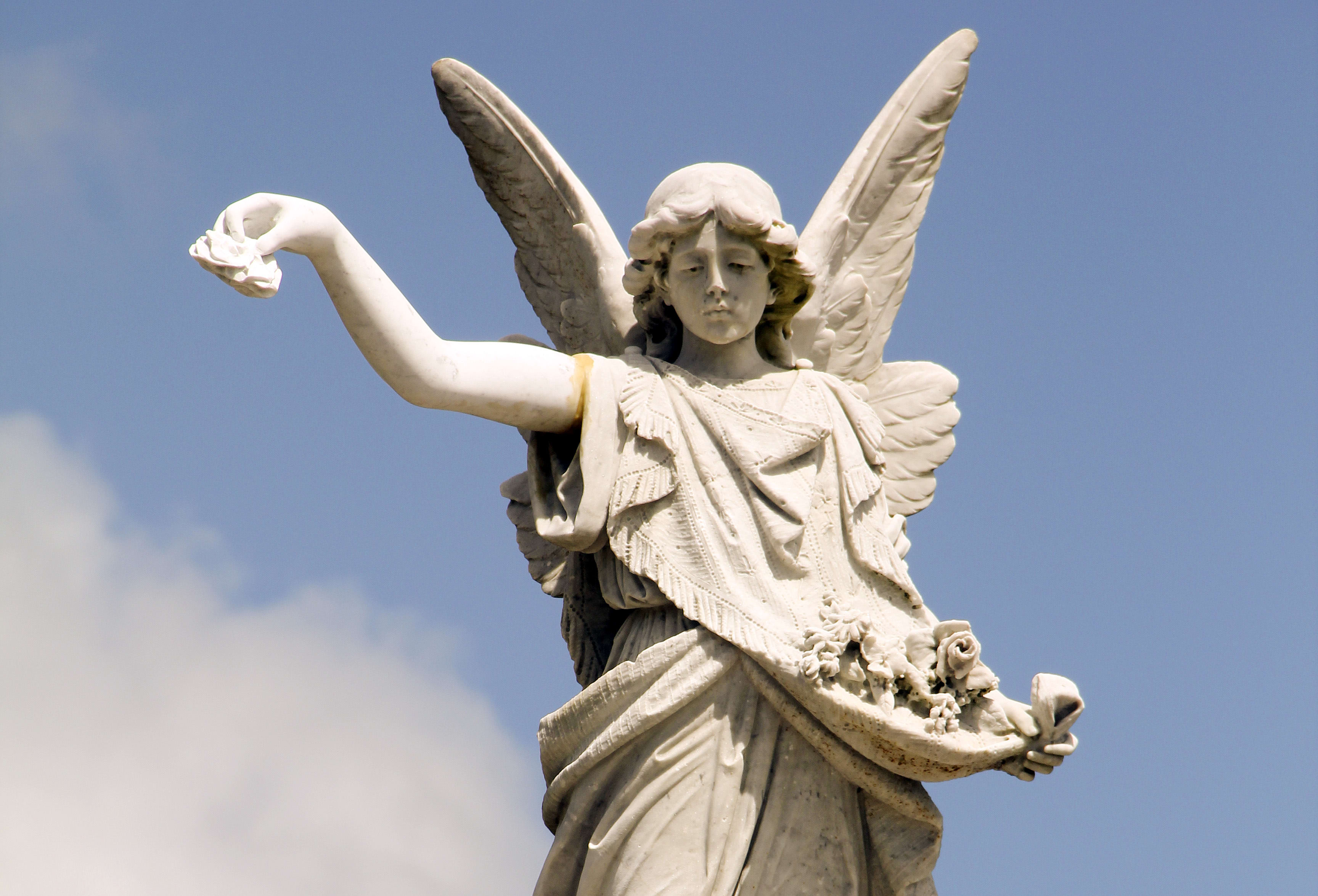 The white Italian marble statue of an angel was commissioned by a Te Rarawa chief, Leopold Busby, in 1916, two years after WWI started.
