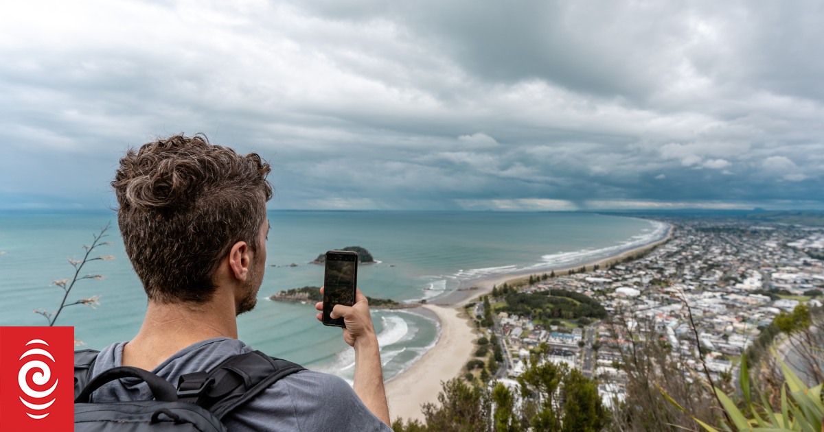 Data use skyrockets as Kiwis head to summer hotspots - Vimarsana News