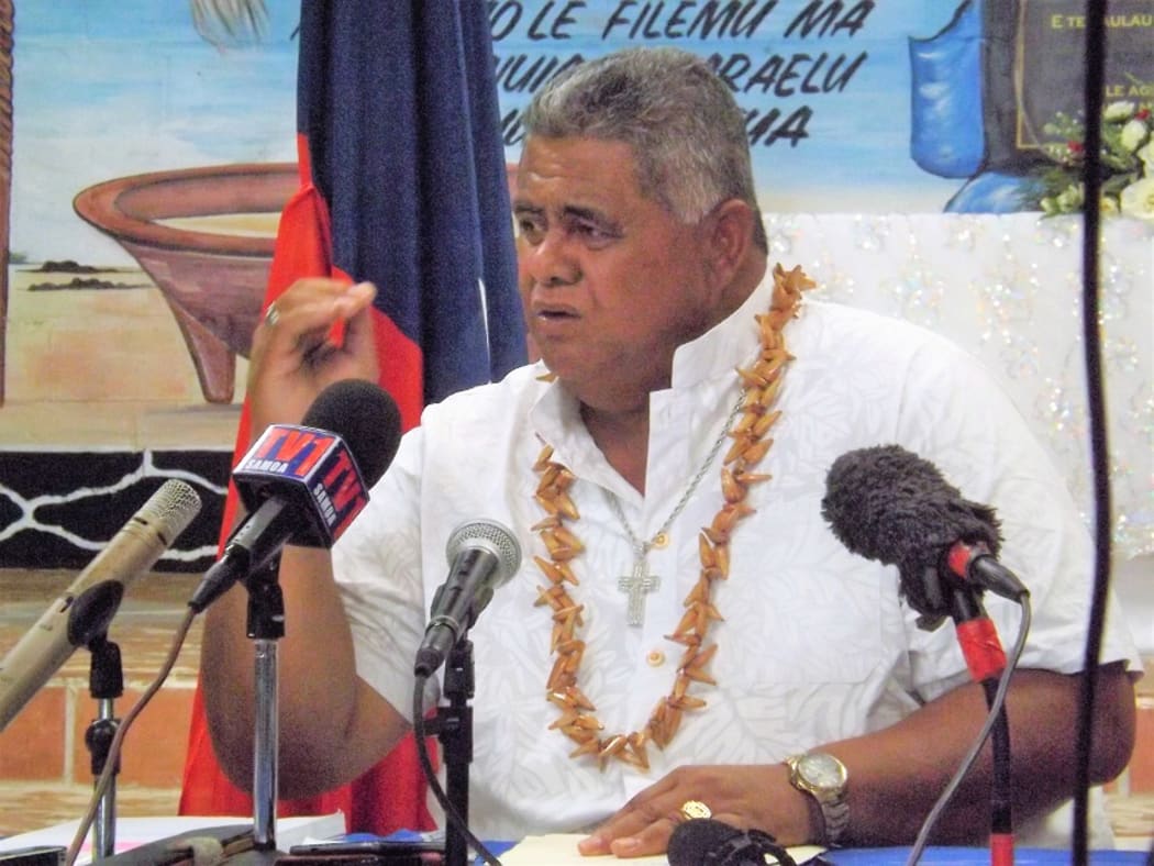 Laauli ale Malietoa Leuatea Polataivao speaking to reporters in Samoa.