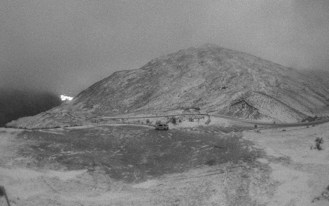 Snow on the Crown Range, 1 July 2023.