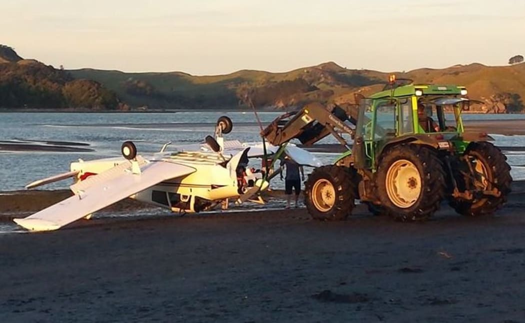 The wreckage of the Piper Cherokee has been removed from Raglan Harbour.