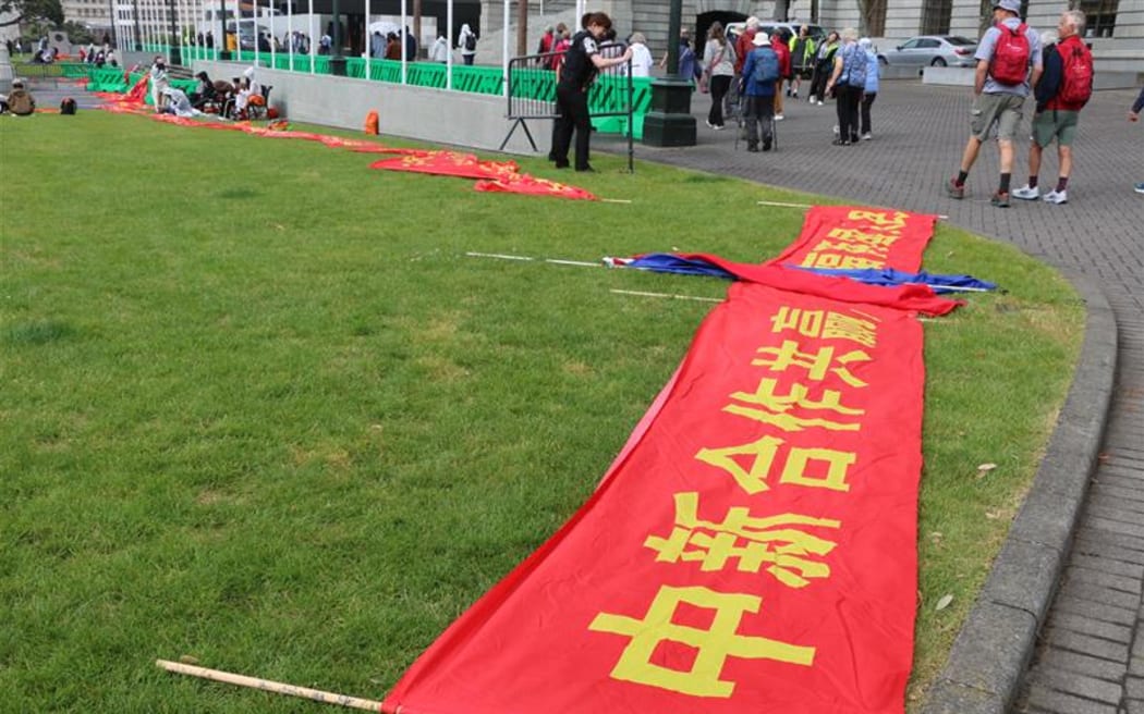 People outside Parliament for Zhao Leji's visit  - apparently they are supporters