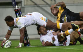 Seta Tamanivalu scores his second try.
