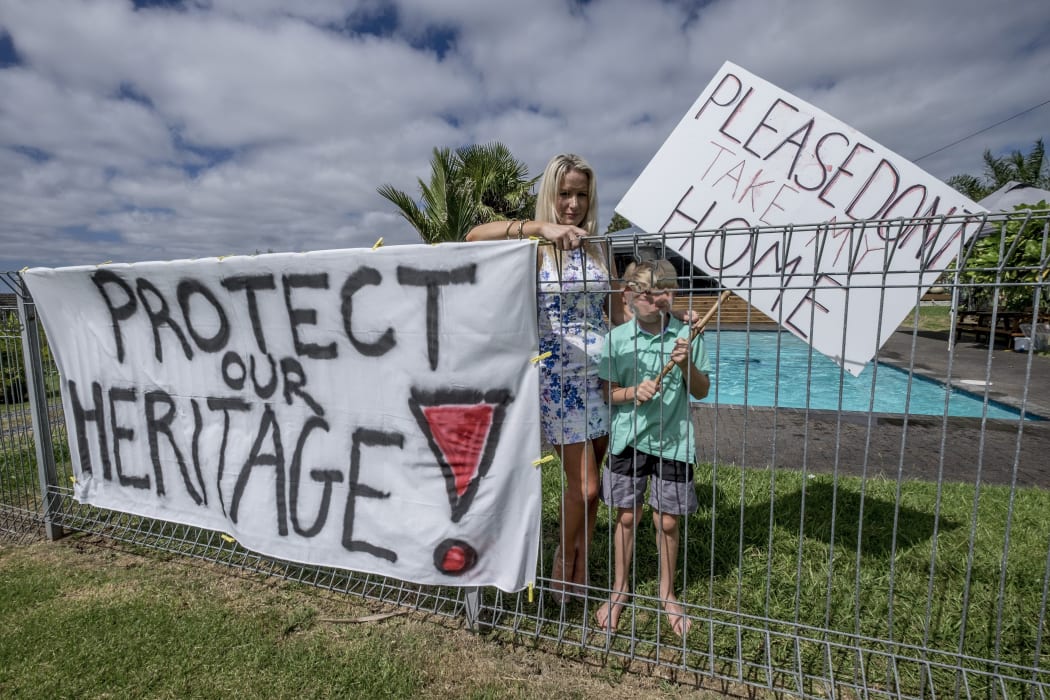 Parker Rd residents are united in their stand against a water treatment plant, which has been proposed for their street.