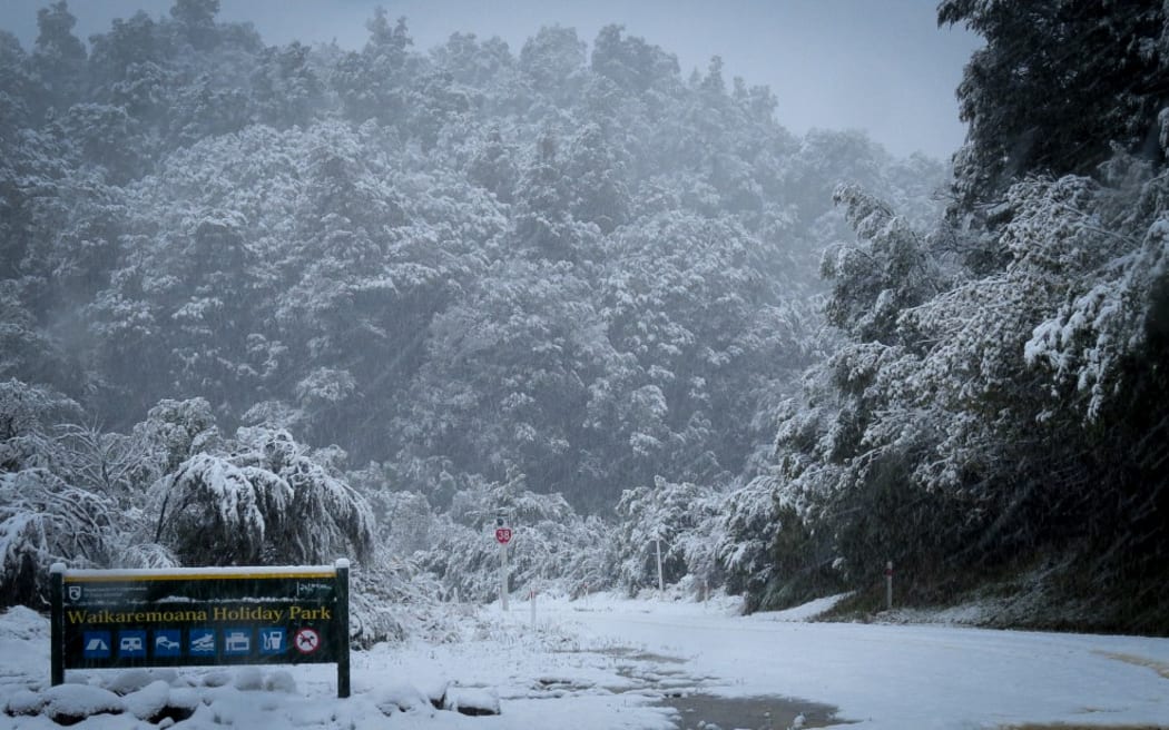 Remembering the Great Snow of 1976 | RNZ