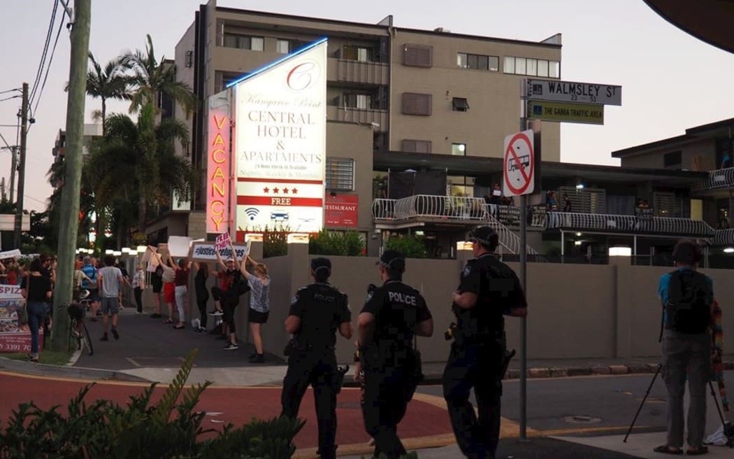 Police move in on protesters outside the Brisbane Hotel, 24 April, 2020.