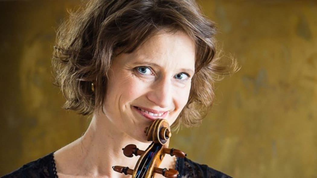 Violinist Helene Pohl
