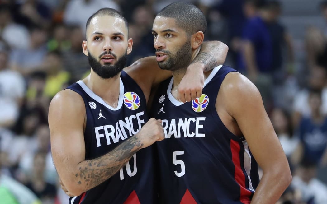 Nicolas Batum (R)
Evan Fournier (L) France.