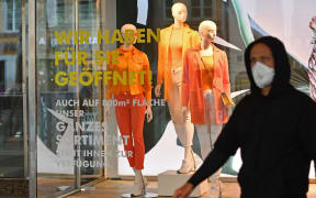 A shop window in Munich, 29 April 2020.