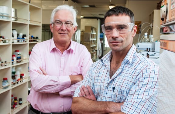 Prof Richard Furneaux and Dr Gavin Painter, the Ferrier Institute's lead scientist on the cancer immunotherapy platform.