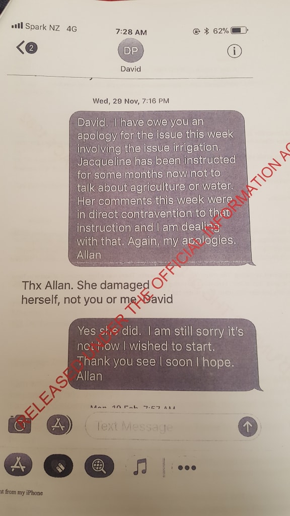 A copy of text messages between EPA chief executive Allan Freeth and Environment Minister David Parker.