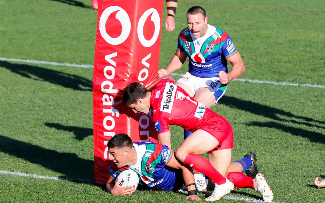 Jamayne Taunoa-brown scores. Vodafone Warriors v St George Illawarra Dragons. NRL Rugby League, Central Coast Stadium, Central Coast, NSW, Australia. 30th May 2020.