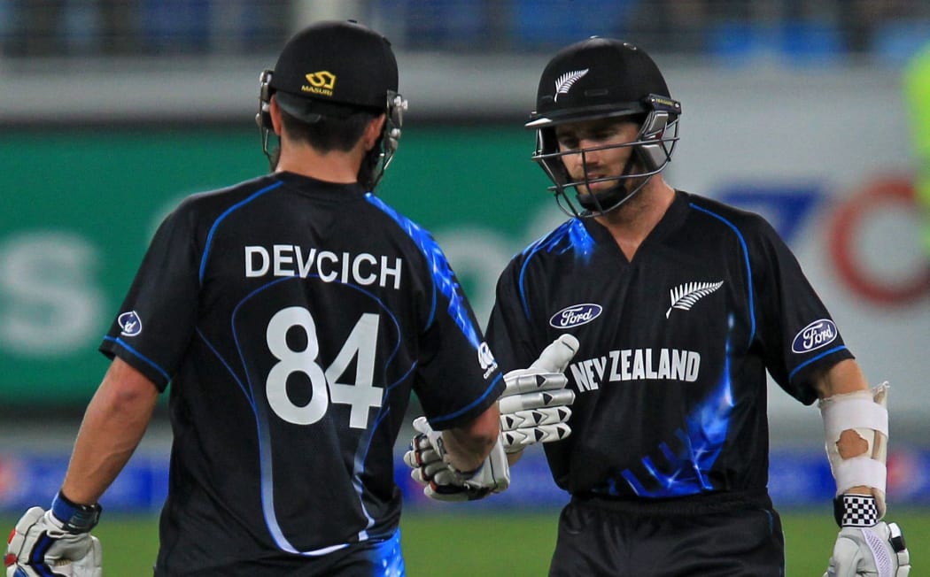 Kane Williamson and Anton Devcich make a great start as openers in the 2nd T20 in Dubai.