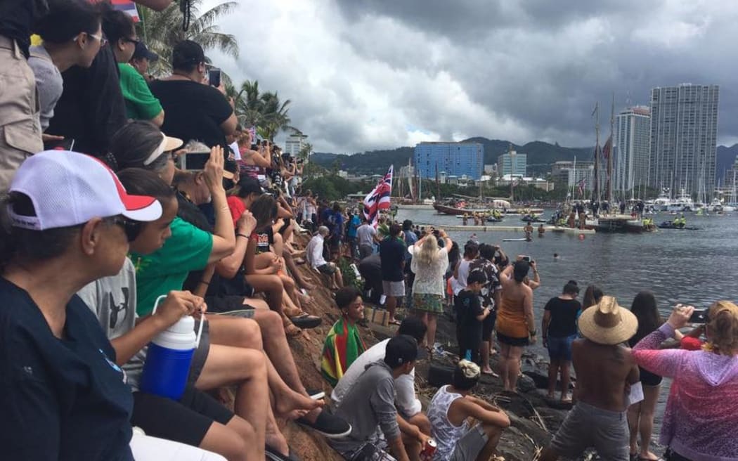 Hokulea's return greeted by thousands