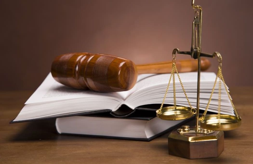 scales of justice, gavel