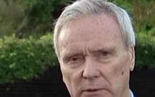 Professor Des Gorman says it makes no sense to resort to social lockdowns to control an outbreak of COVID-19.