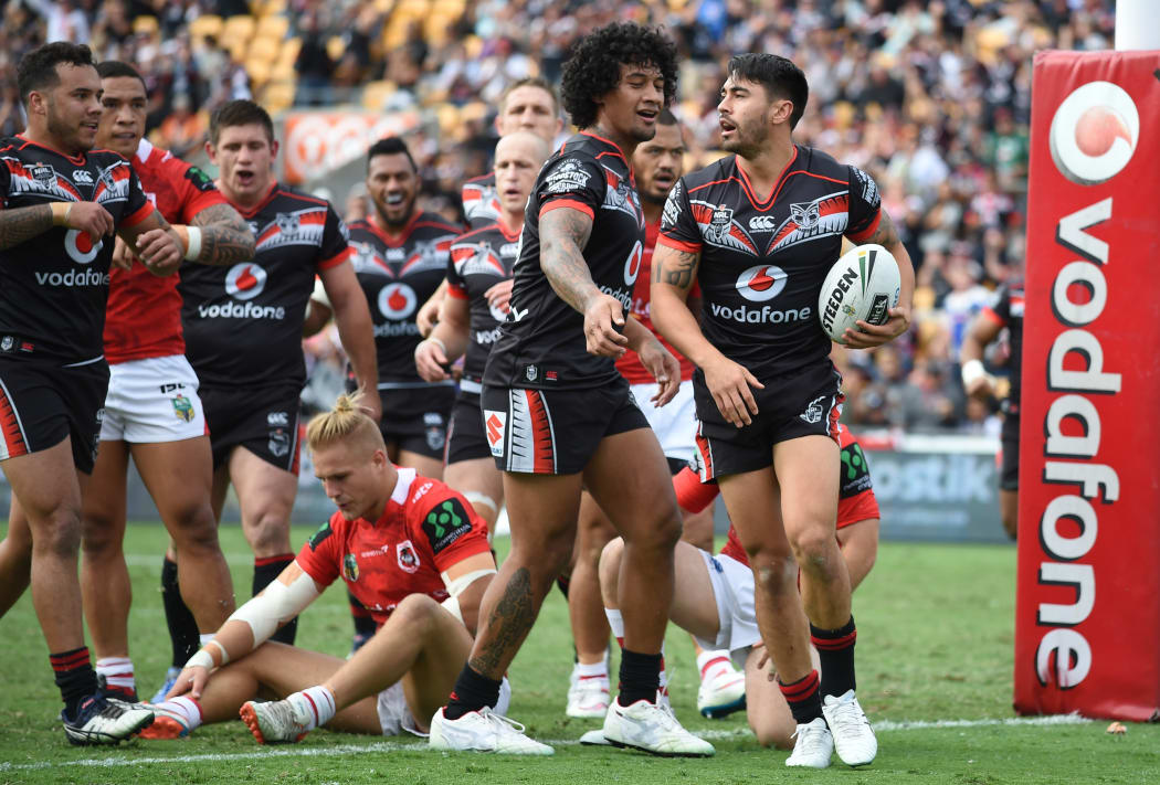 Shaun Johnson scores an early try. Vodafone Warriors v St George Dragons, NRL Rugby League. Mt Smart Stadium, Auckland, New Zealand. Sunday 1 May 2016.