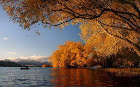 Autumn at Lake Tekapo, New ZealandAutumn at Lake Tekapo, New Zealand